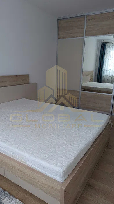 2, camere , decomandat ,53 mp , parcare , terasa  zona Iris .