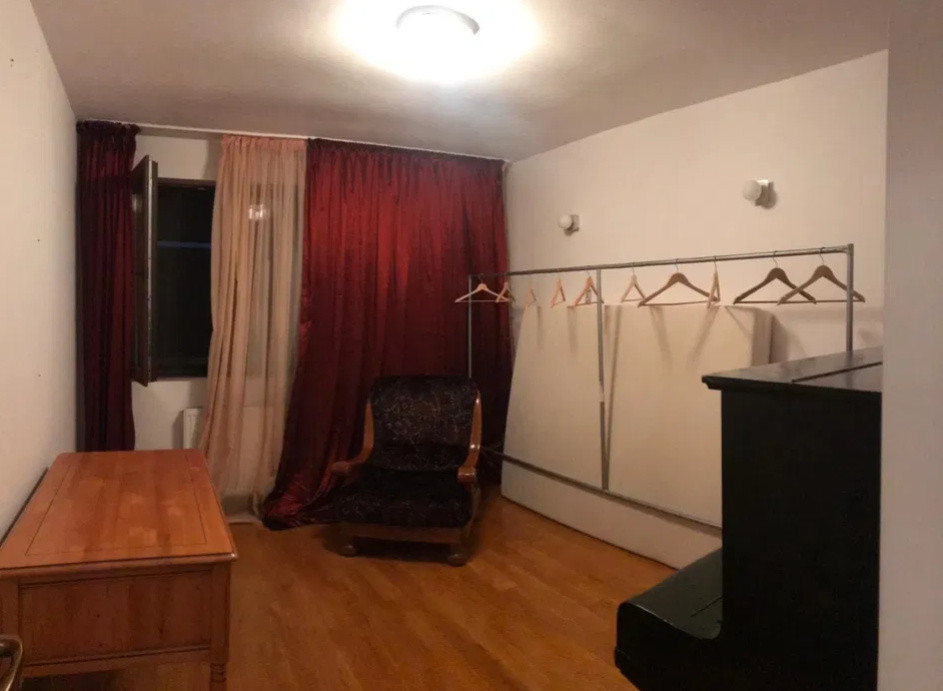 3 camere ,decomandat, 80 mp,  terasa, parcare, zona  Andrei Muresanu