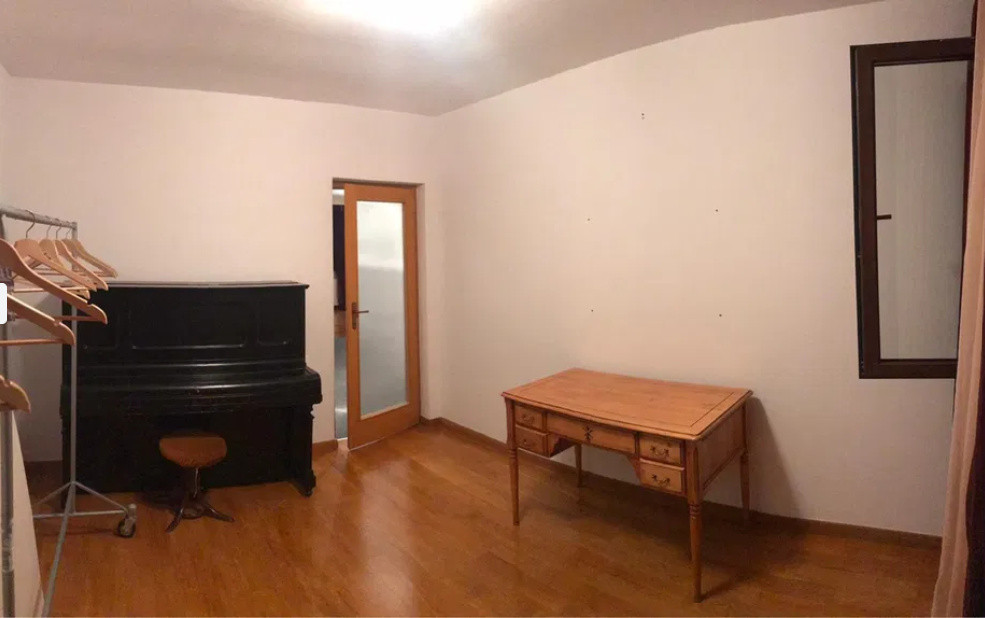 3 camere ,decomandat, 80 mp,  terasa, parcare, zona  Andrei Muresanu