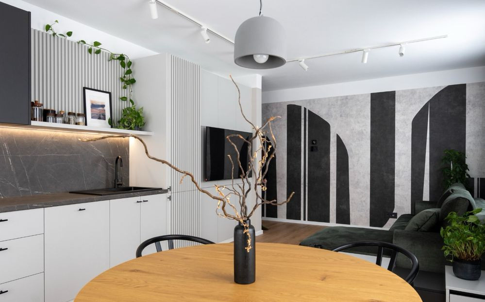 2 camere ,Lux , Ultrafinisat, 75 mp curte, 2 parcari  Marasti