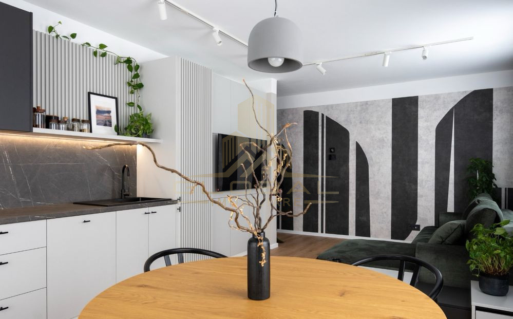 2 camere ,Lux , Ultrafinisat, 75 mp curte, 2 parcari  Marasti