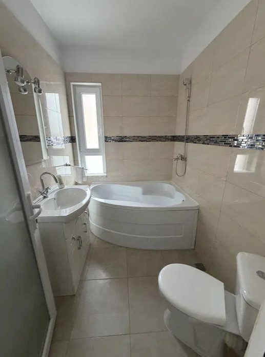 3 camere , 76 mp,  terasa, parcare, zona Europa