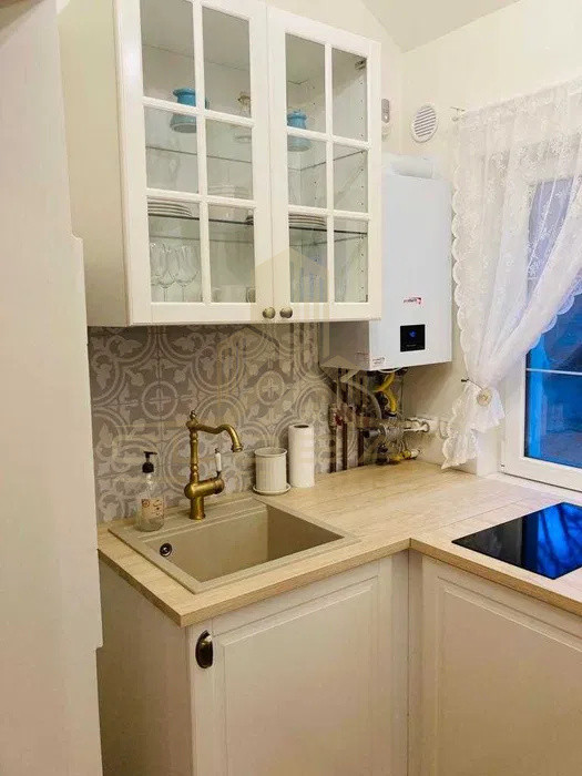 2 camere , 50 mp , LUX , zona semicentral , Str.horea