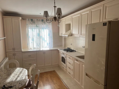 4 camere ,decomandat, 85 mp, 2 balcoane, zona str.Buftea, Marasti