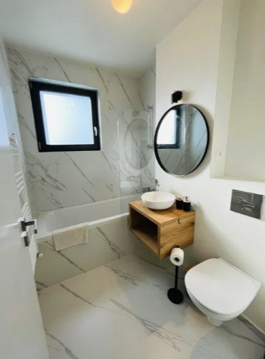 3 camere 77 mp LUX parcare 2 bai zona Park Lake Intre Lacuri