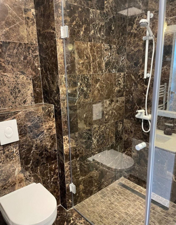 3 camere ,LUX, 72 mp, parcare, terasa,str. Galați , Iulius Mall