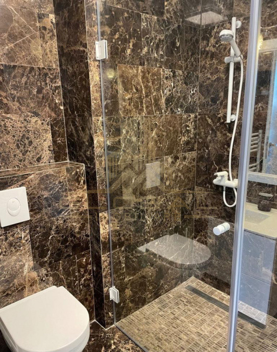 3 camere ,LUX, 72 mp, parcare, terasa,str. Galați , Iulius Mall