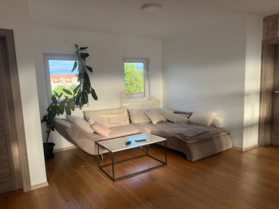 3 camere ,98 mp, in VIla,  zona str.Baii, Marasti