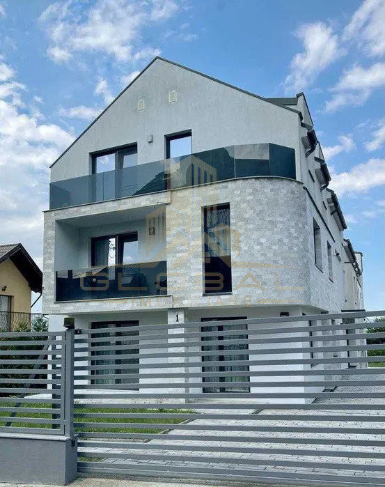 3 camere , Lux ,55 mp, 1 parcare , terasa ,Zorilor , zona UMF