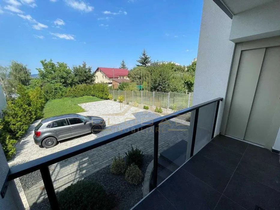 3 camere , Lux ,55 mp, 1 parcare , terasa ,Zorilor , zona UMF