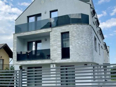 3 camere , Lux ,55 mp, 1 parcare , terasa ,Zorilor , zona UMF