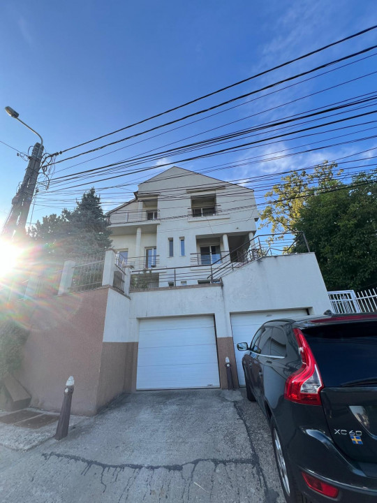 Vila de LUX,  4 camere , 140 mp, curte, foisor, garaj , terasa , Grigorescu 