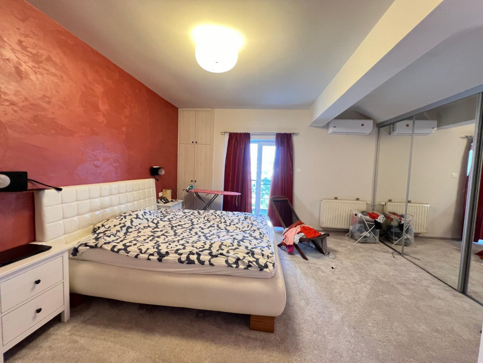 Vila de LUX,  4 camere , 140 mp, curte, foisor, garaj , terasa , Grigorescu 