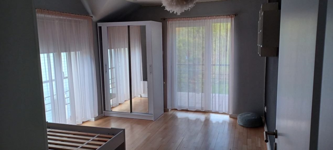 Vila de LUX,  4 camere , 140 mp, curte, foisor, garaj , terasa , Grigorescu 