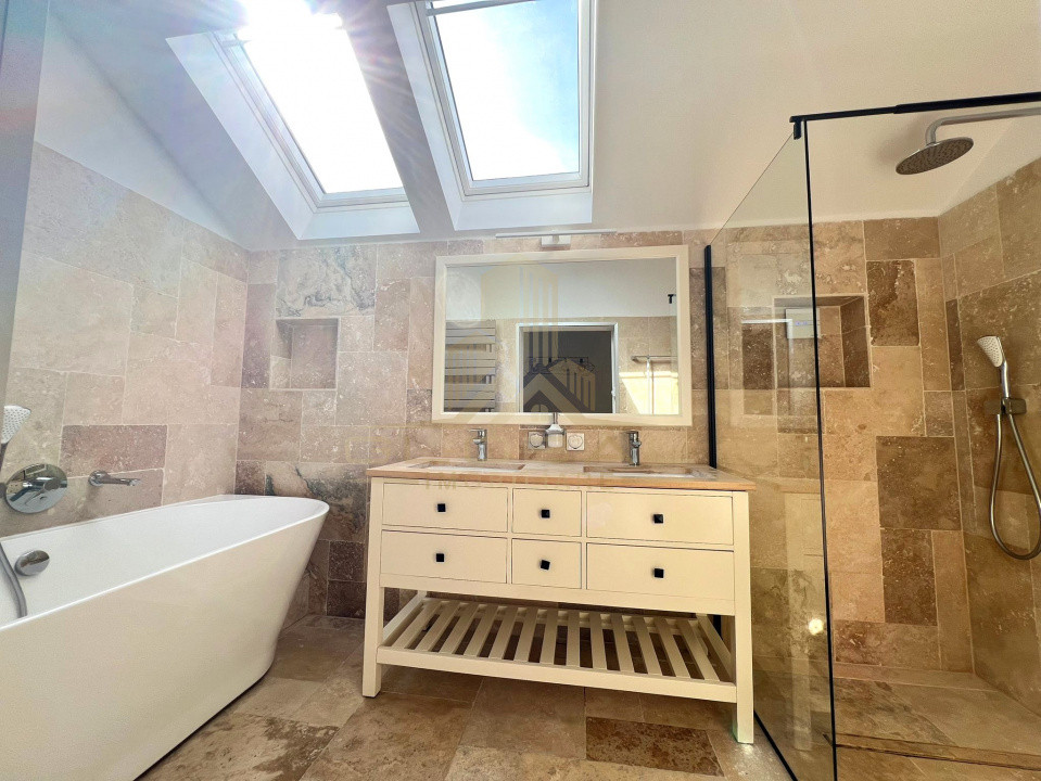 Vila de LUX,  4 camere , 140 mp, curte, garaj, terasa , Grigorescu 