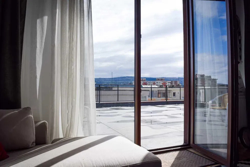 3 camere 70 mp LUX  parcare, 100 mp Terasa, Intre Lacuri zona Iulius