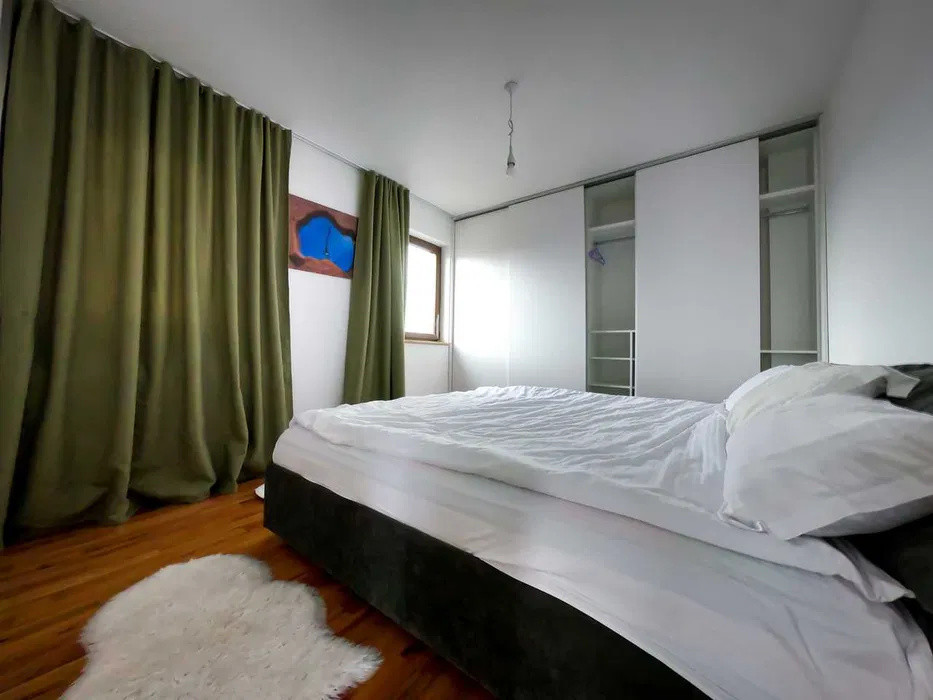 3 camere 70 mp LUX  parcare, 100 mp Terasa, Intre Lacuri zona Iulius