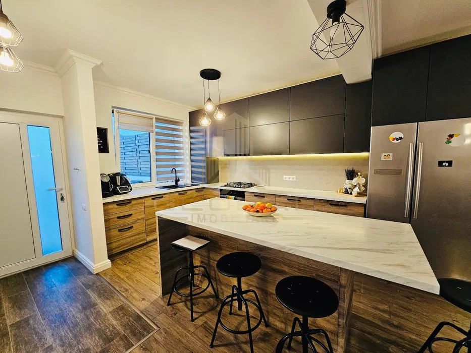 VIla 4 camere Lux, Totul Nou,160 mp,  terasa, Voronet - Iris