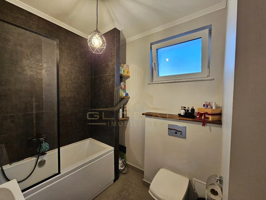 VIla 4 camere Lux, Totul Nou,160 mp,  terasa, Voronet - Iris