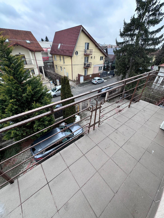 3 camere ,80 mp,  terasa, zona str.Artelor, Gheorgheni