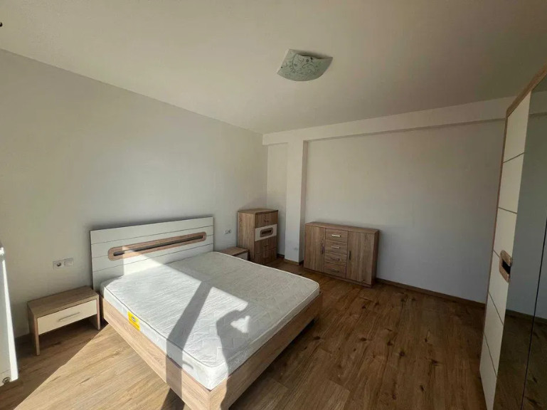 2 camere , 65 mp, 1 parcare, terasa, zona Andrei Muresanu