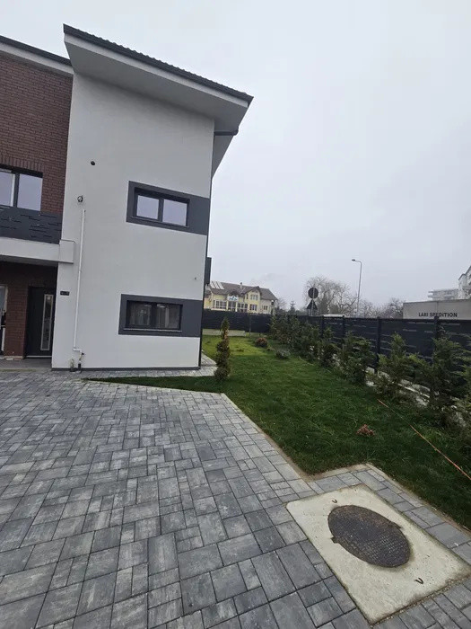 3 camere ,Lux , Duplex, 66 mp, 100mp.curte, parcare, Marasti