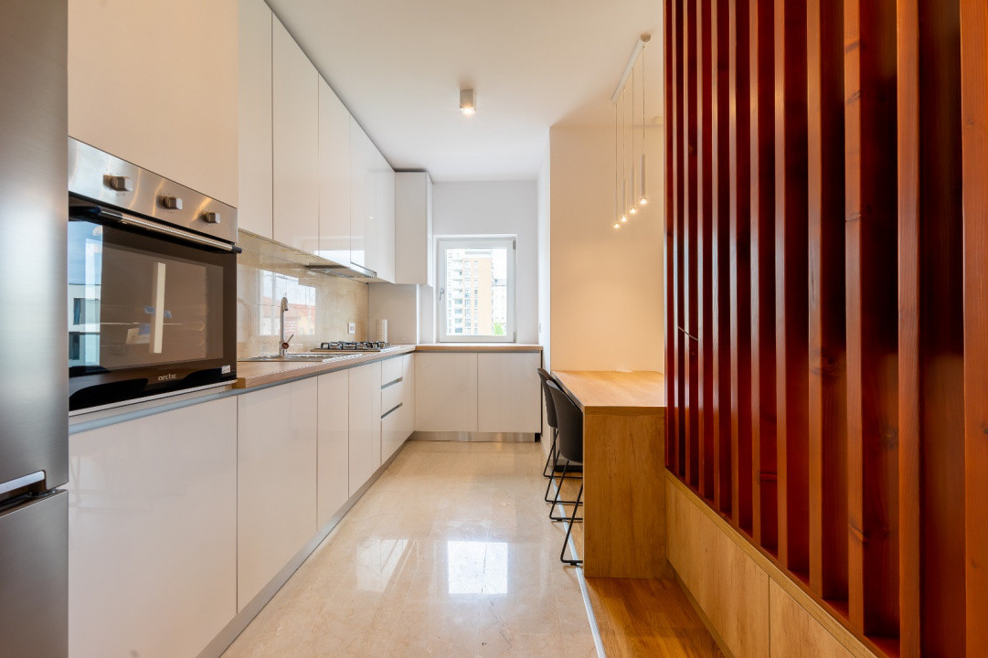 3 camere , LUX, 100 mp. Terasa parcare , zona str.Macesului, Buna-Ziua