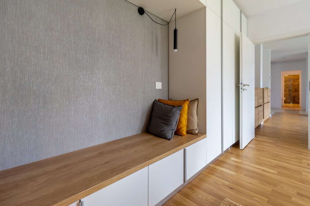 3 camere , LUX, 100 mp. Terasa parcare , zona str.Macesului, Buna-Ziua