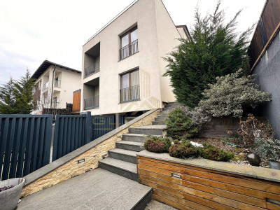 Apartament exclusivist, 92 mp, 2 niveluri, Curte 300mp , Piscină Gruia