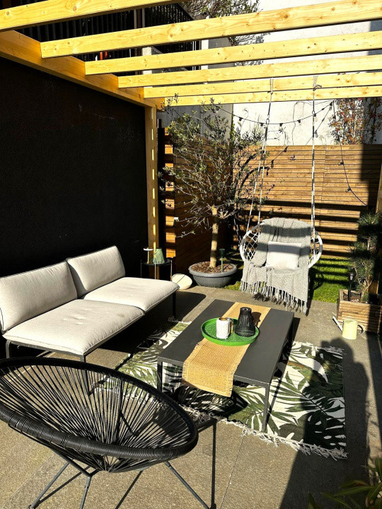 Apartament exclusivist, 92 mp, 2 niveluri, Curte 300mp , Piscină Gruia