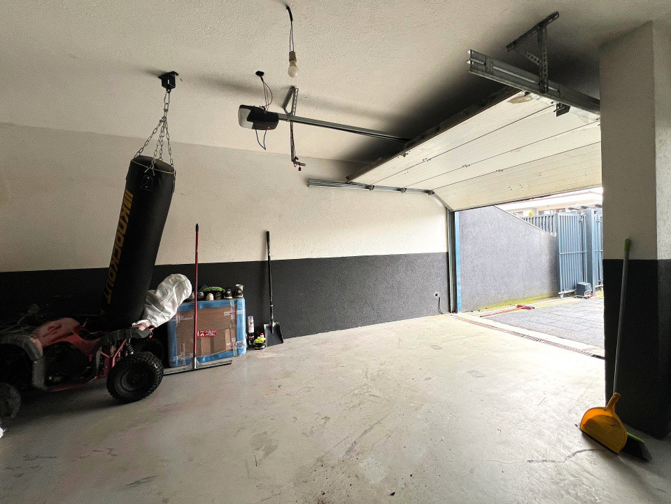 Apartament exclusivist, 92 mp, 2 niveluri, Curte 300mp , Piscină Gruia