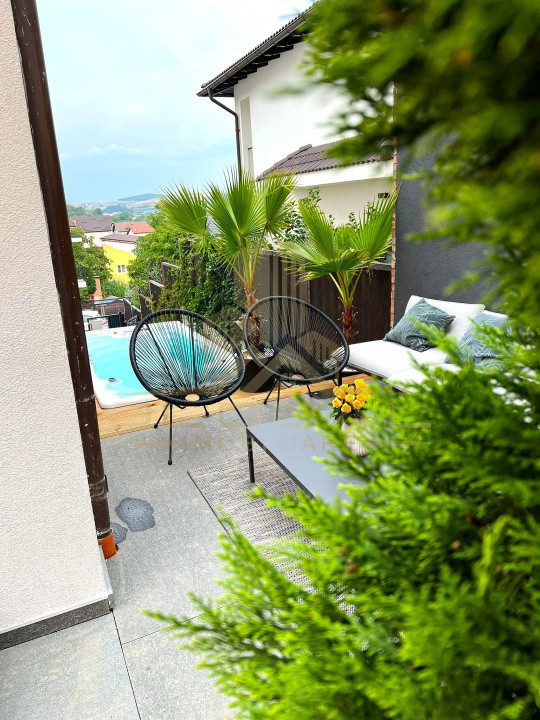 Apartament exclusivist, 92 mp, 2 niveluri, Curte 300mp , Piscină Gruia