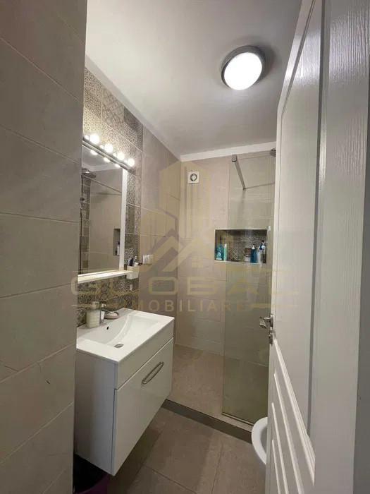 2 camere, 55 mp, Lux, parcare, terasa 35mp. Presecan Andrei Muresanu