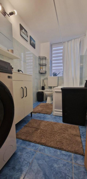 3 camere ,decomandat, 60 mp,  pe 2 nivele, zona Iris