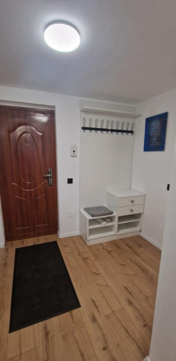 3 camere ,decomandat, 60 mp,  pe 2 nivele, zona Iris