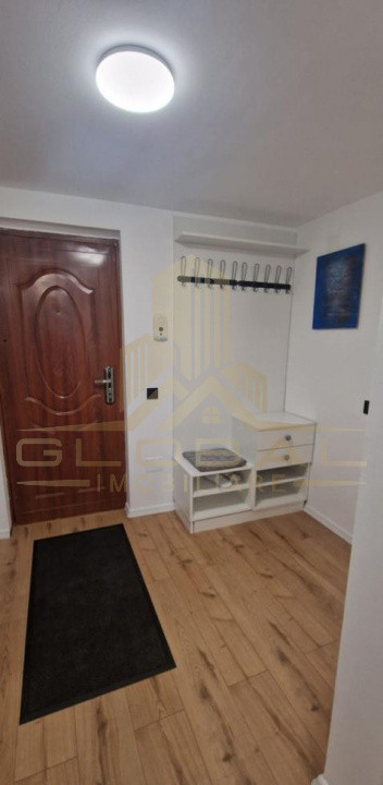 3 camere ,decomandat, 60 mp,  pe 2 nivele, zona Iris