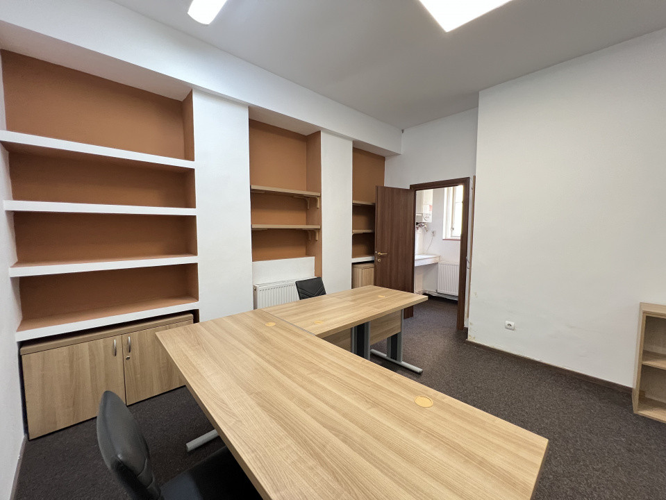 2 camere, Finisat, Curte str.Iuliu Maniu, Centru