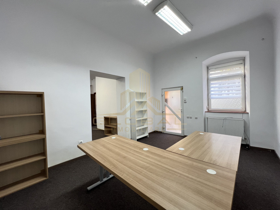 2 camere, Finisat, Curte str.Iuliu Maniu, Centru