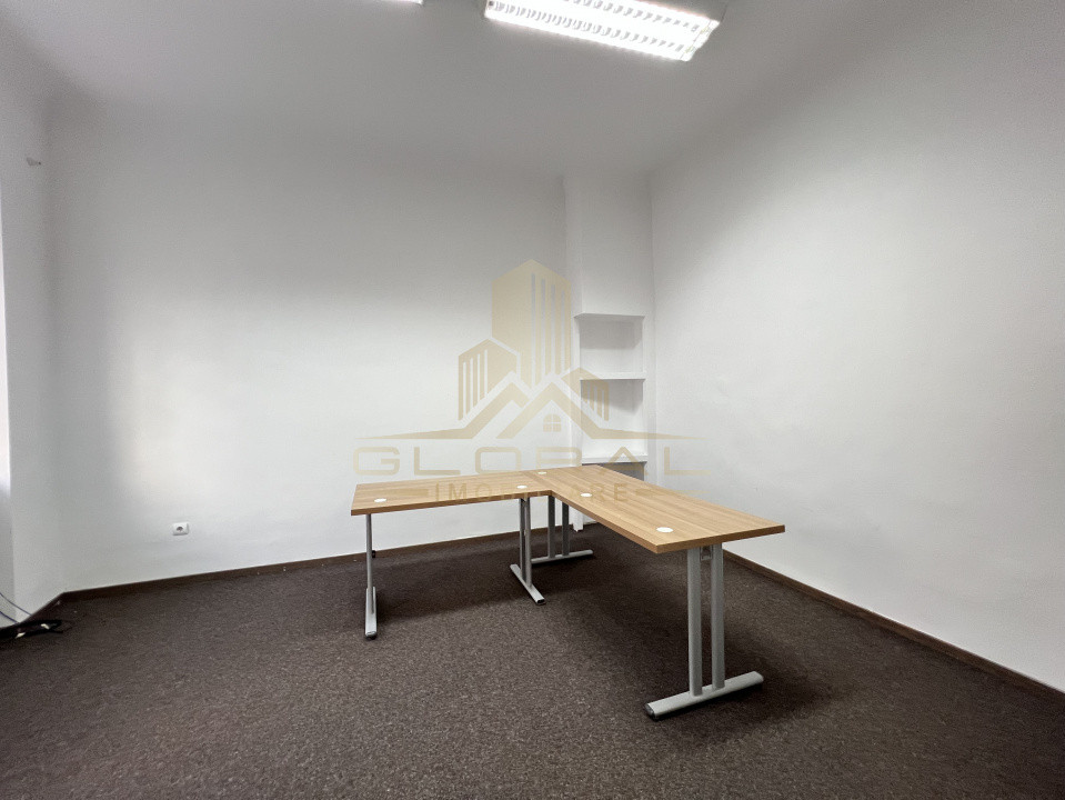 2 camere, Finisat, Curte str.Iuliu Maniu, Centru