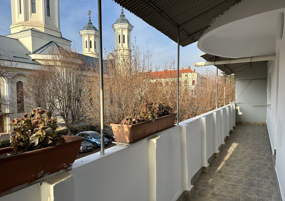 3 camere ,Lux, 63 mp, 12mp  terasa, zona str.Dorobantilor, Marasti