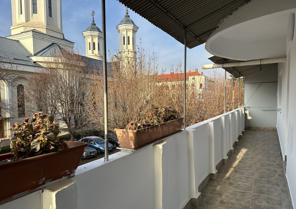 3 camere ,Lux, 63 mp, 12mp  terasa, zona str.Dorobantilor, Marasti