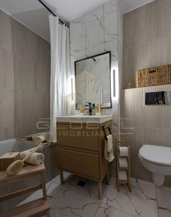 3 camere ,lux, 65 mp,  terasa, zona str.Calea Dorobantilor, Semicentral