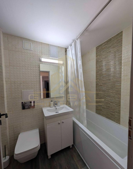 3 camere ,decomandat, 65 mp, balcon, zona str. bd. 1 decembrie, Grigorescu