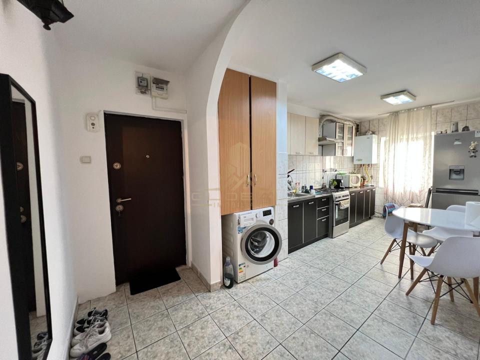 4 camere ,decomandat, 80 mp, balcon, lift Nou, str.Alle Padin Manastur
