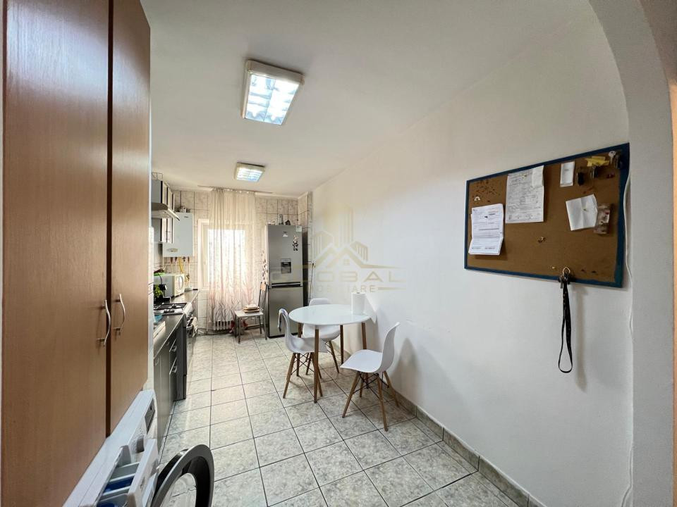4 camere ,decomandat, 80 mp, balcon, lift Nou, str.Alle Padin Manastur