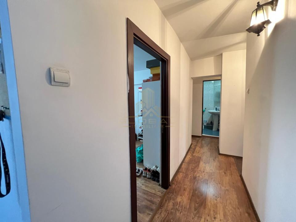 4 camere ,decomandat, 80 mp, balcon, lift Nou, str.Alle Padin Manastur