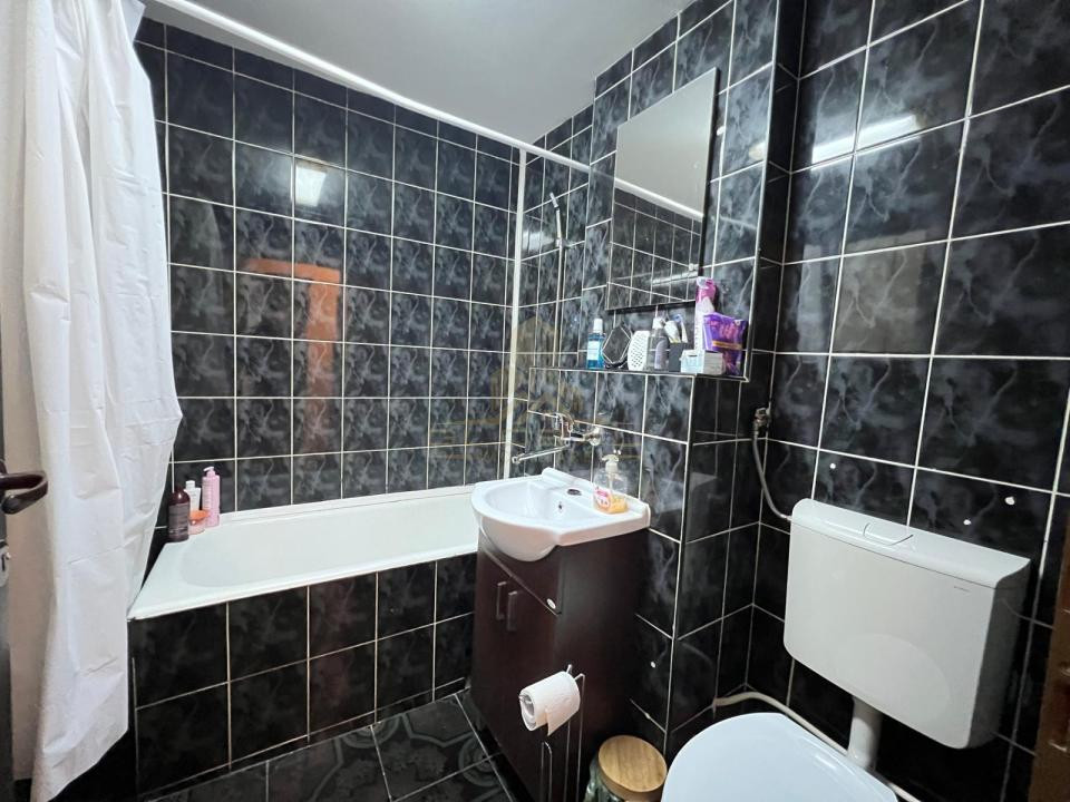 4 camere ,decomandat, 80 mp, balcon, lift Nou, str.Alle Padin Manastur