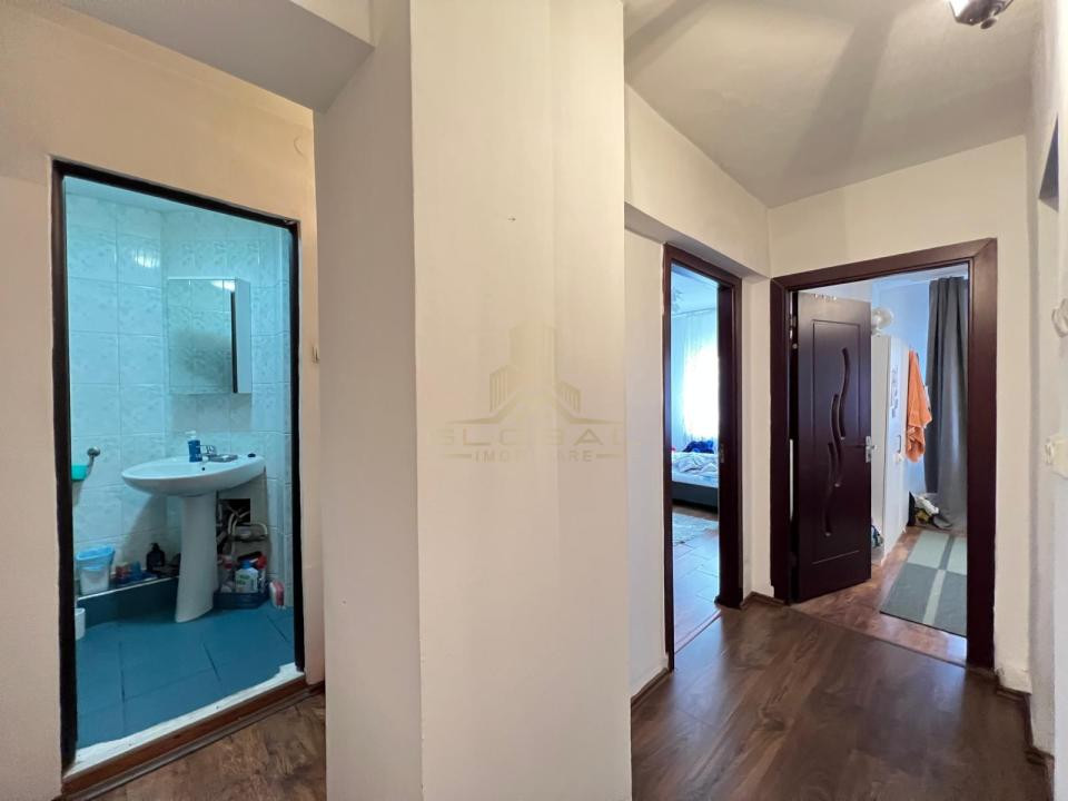 4 camere ,decomandat, 80 mp, balcon, lift Nou, str.Alle Padin Manastur