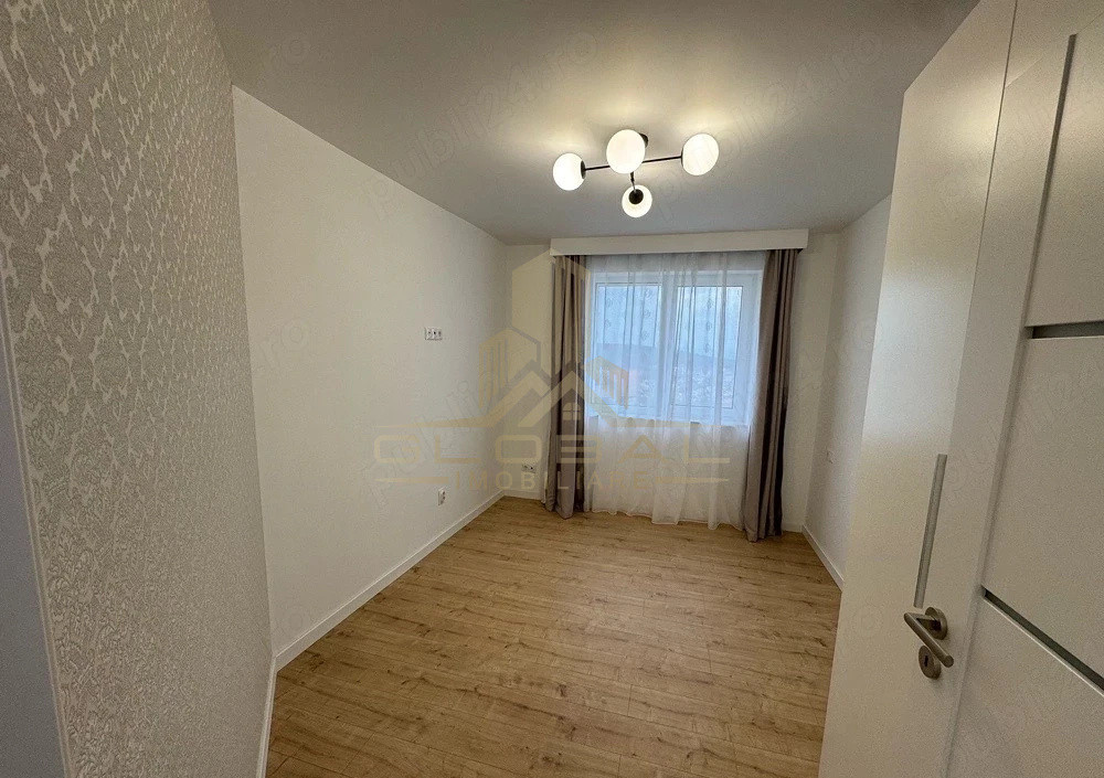 3 camere ,60 mp, Lux, parcare  terasa, zona str.Alecu Ruso, Europa