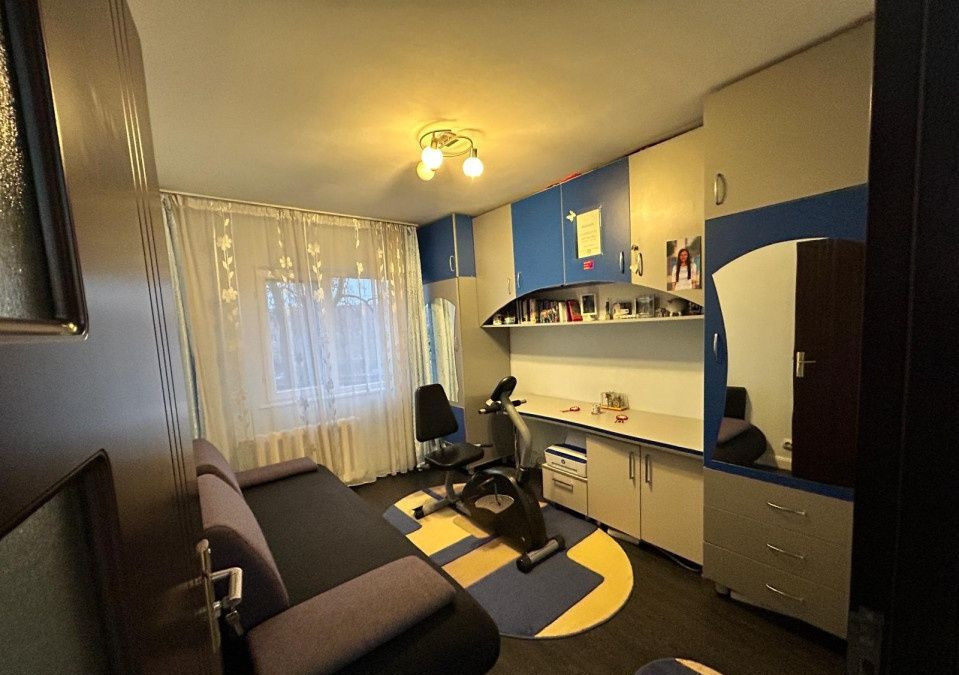 4 camere, decomandat, etaj 1, 77 mp, 2  bai, Marasti